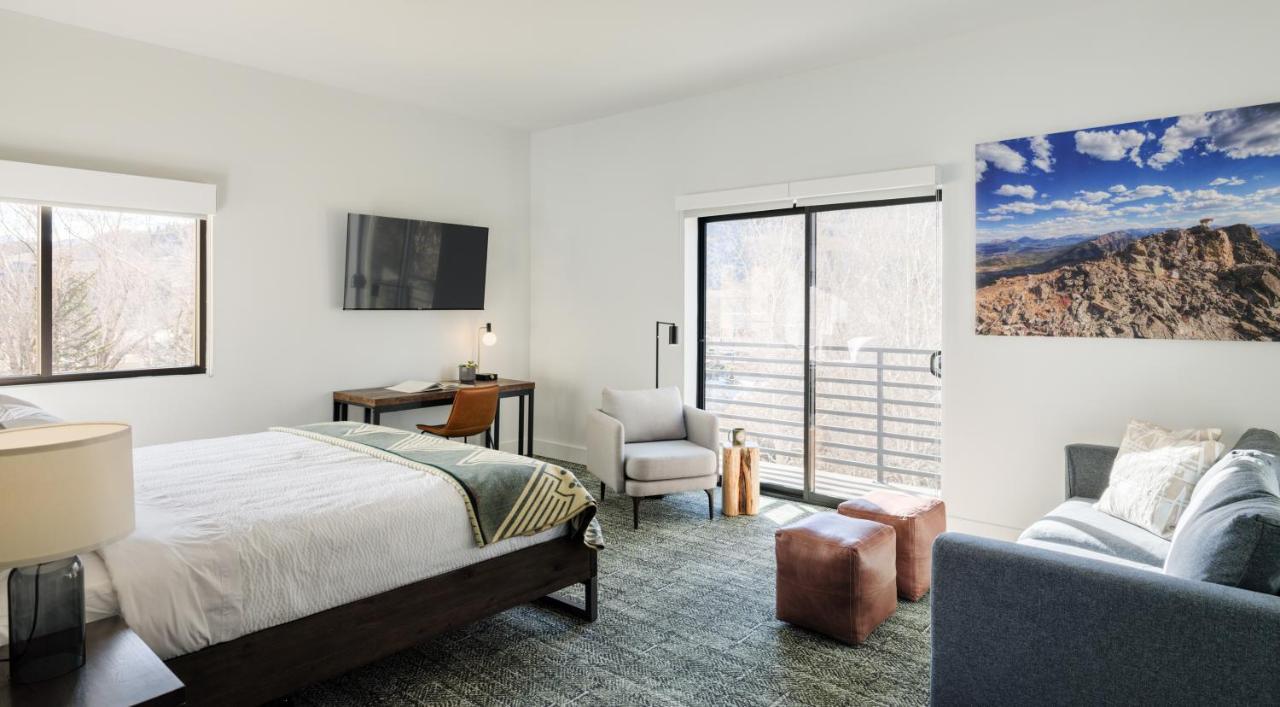 The Block Hotel & Commons Silverthorne Room photo