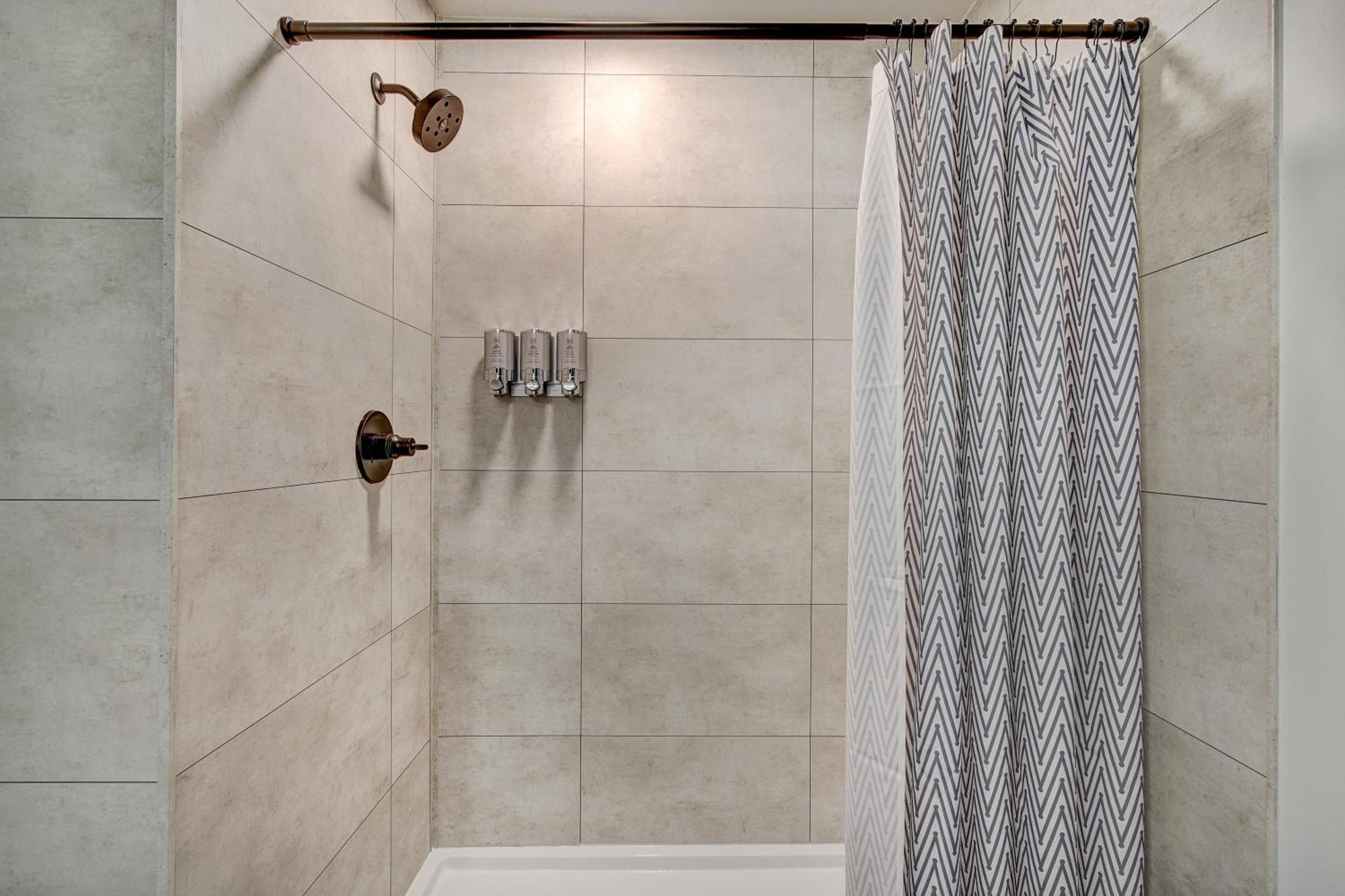 The Block Hotel & Commons Silverthorne Room photo